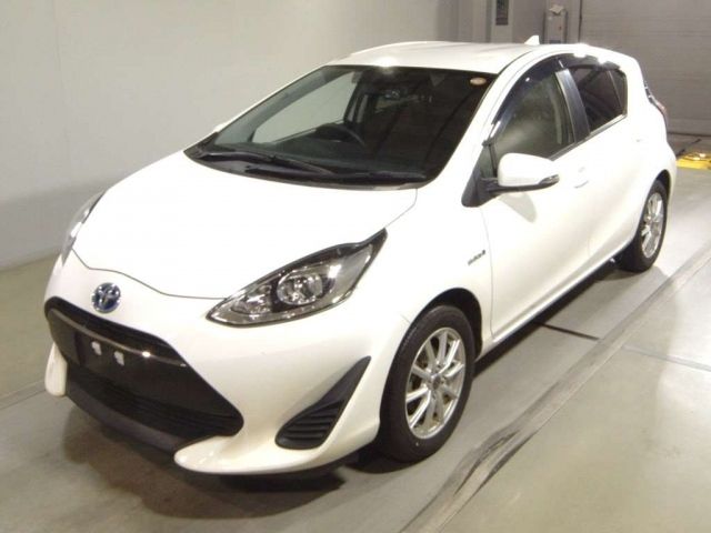 8 Toyota Aqua NHP10 2018 г. (TAA Tohoku)