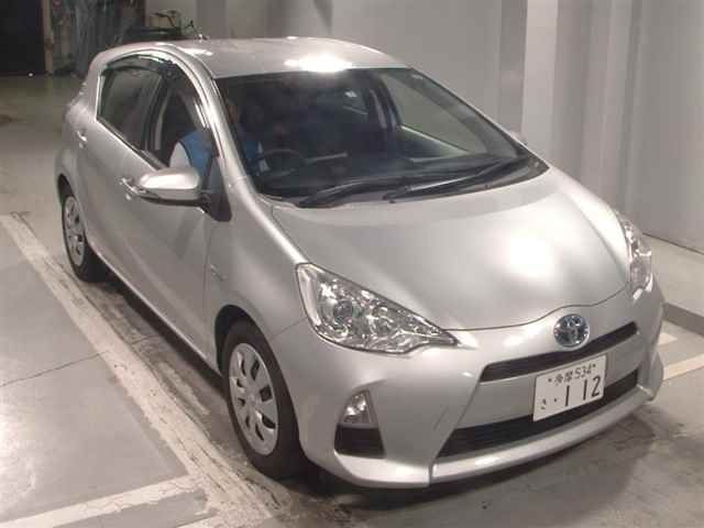 8044 Toyota Aqua NHP10 2013 г. (JU Tokyo)