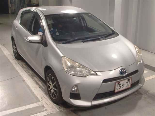 8065 Toyota Aqua NHP10 2014 г. (JU Tokyo)