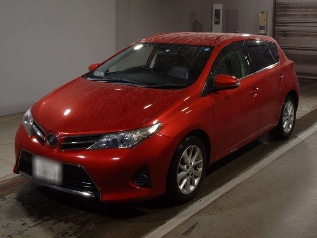 2279 Toyota Auris NZE181H 2015 г. (TAA Chubu)