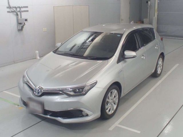 30503 Toyota Auris ZWE186H 2016 г. (CAA Chubu)