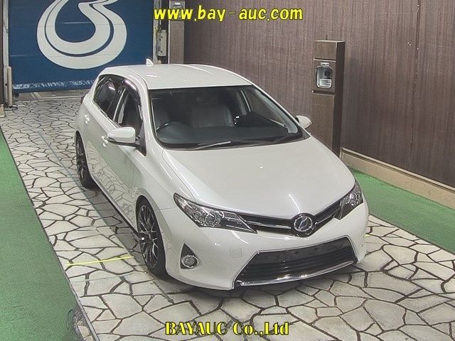 50448 Toyota Auris ZRE186H 2014 г. (BAYAUC)