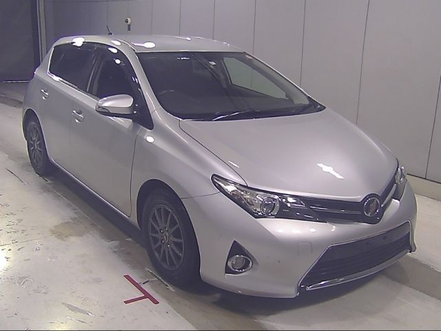 55362 Toyota Auris ZRE186H 2014 г. (Honda Nagoya)