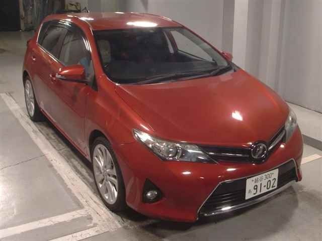 8078 Toyota Auris ZRE186H 2013 г. (JU Tokyo)