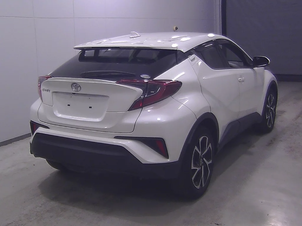 Toyota C-HR NGX50 2019