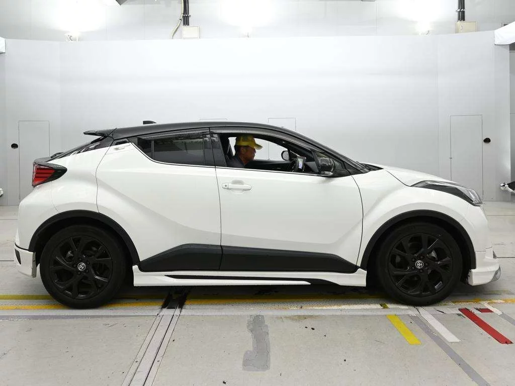 Toyota C-HR NGX10 2020