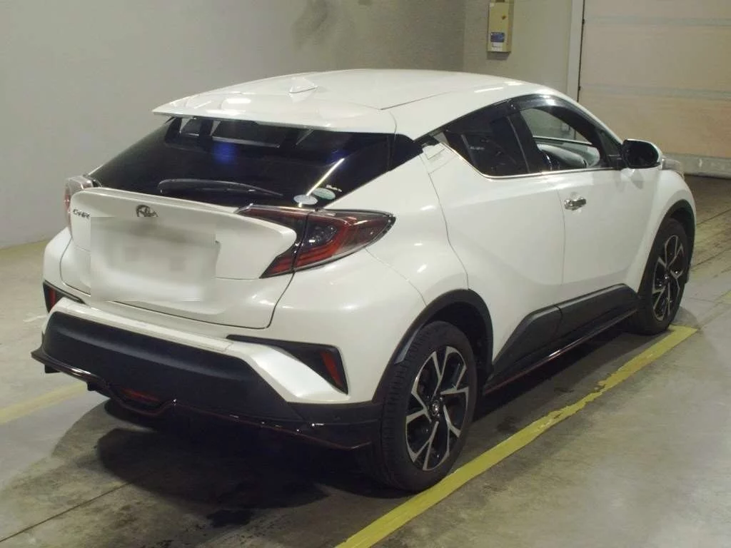 Toyota C-HR NGX50 2018