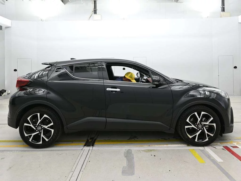 Toyota C-HR NGX10 2018