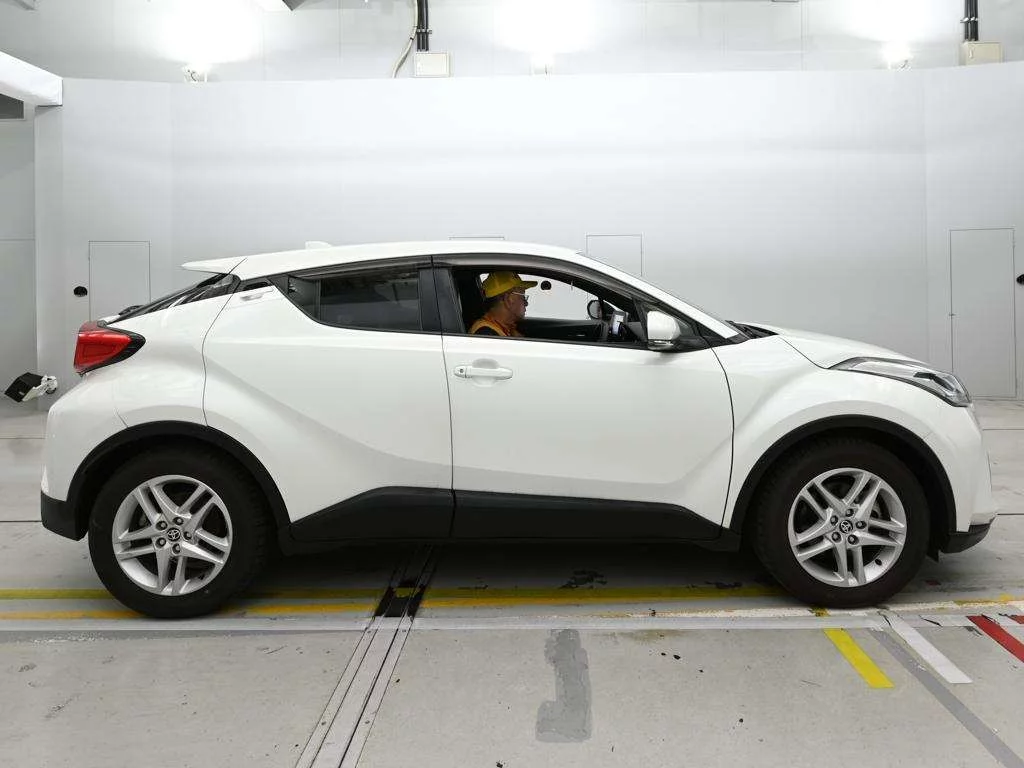 Toyota C-HR NGX50 2020