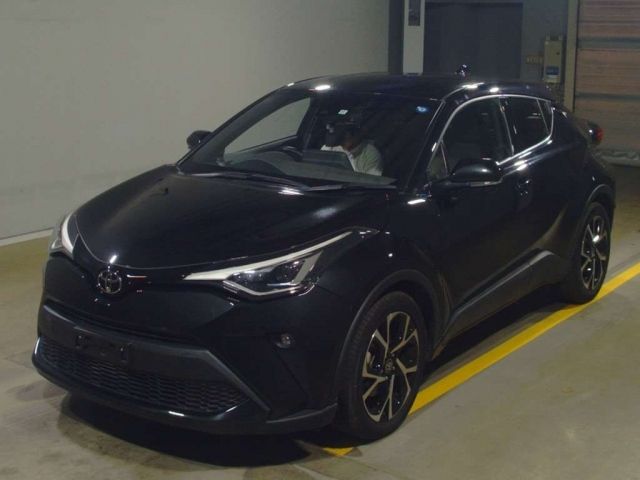 12523 Toyota C-hr NGX10 2020 г. (TAA Yokohama)