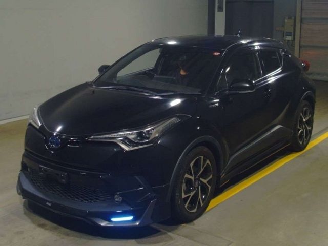 12531 Toyota C-hr ZYX10 2019 г. (TAA Yokohama)