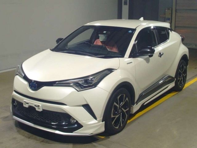 12573 Toyota C-hr ZYX10 2017 г. (TAA Yokohama)