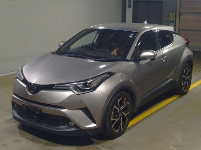 12639 Toyota C-hr NGX10 2018 г. (TAA Yokohama)