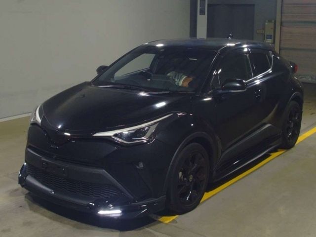 12732 Toyota C-hr ZYX11 2020 г. (TAA Yokohama)