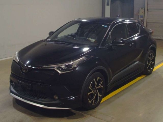 12799 Toyota C-hr NGX50 2016 г. (TAA Yokohama)