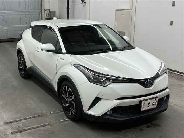 15192 Toyota C-hr ZYX10 2017 г. (MIRIVE Saitama)