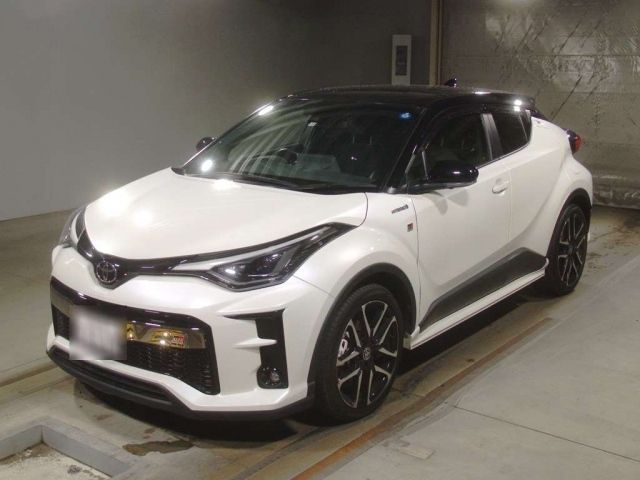 2372 Toyota C-hr ZYX11 2019 г. (TAA Kinki)