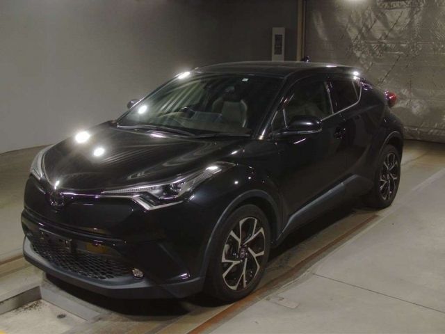 2422 Toyota C-hr NGX10 2018 г. (TAA Kinki)