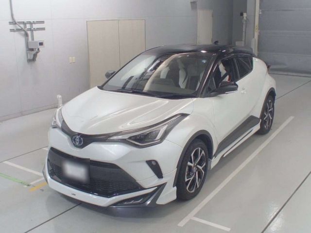 30162 Toyota C-hr ZYX11 2022 г. (CAA Chubu)