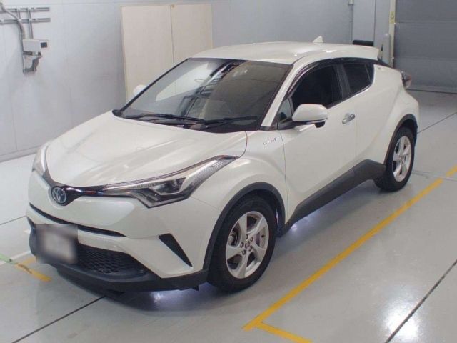 30239 Toyota C-hr ZYX10 2018 г. (CAA Chubu)