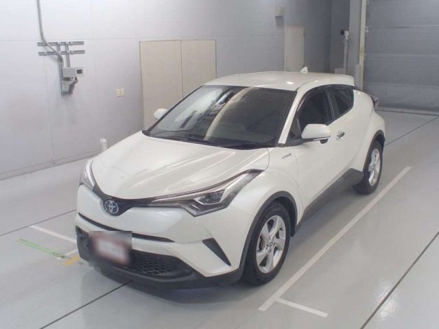 30274 Toyota C-hr ZYX10 2018 г. (CAA Chubu)