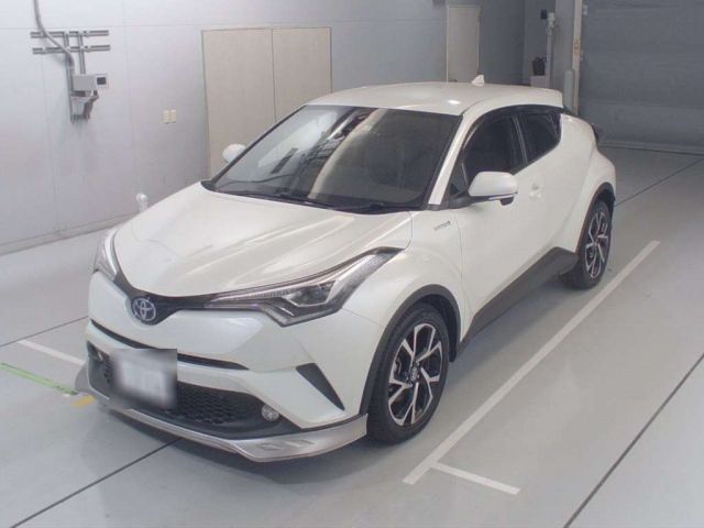 30288 Toyota C-hr ZYX10 2017 г. (CAA Chubu)