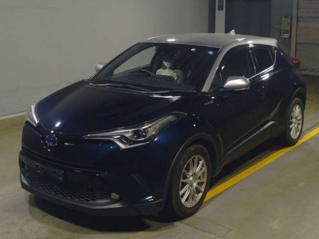 303 Toyota C-hr ZYX10 2019 г. (TAA Yokohama)