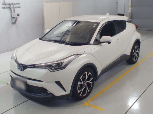 30319 Toyota C-hr ZYX10 2018 г. (CAA Chubu)