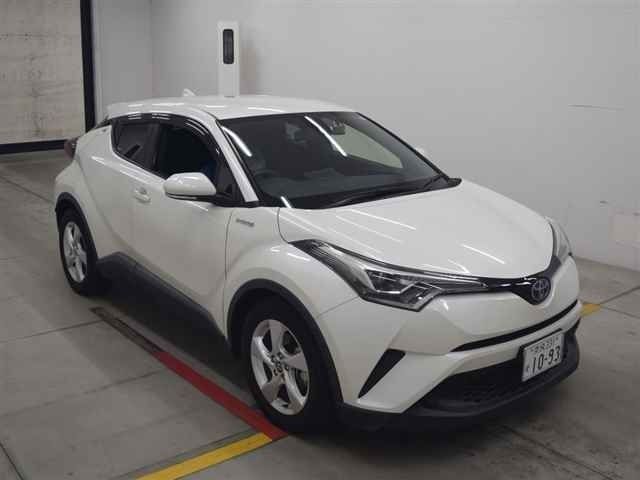 30386 Toyota C-hr ZYX10 2019 г. (MIRIVE Osaka)