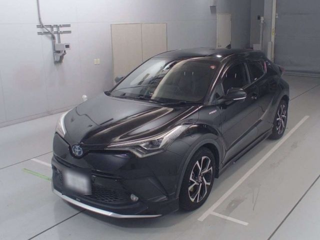 30599 Toyota C-hr ZYX10 2017 г. (CAA Chubu)