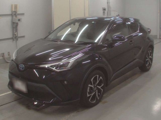 33028 Toyota C-hr ZYX11 2020 г. (CAA Tokyo)