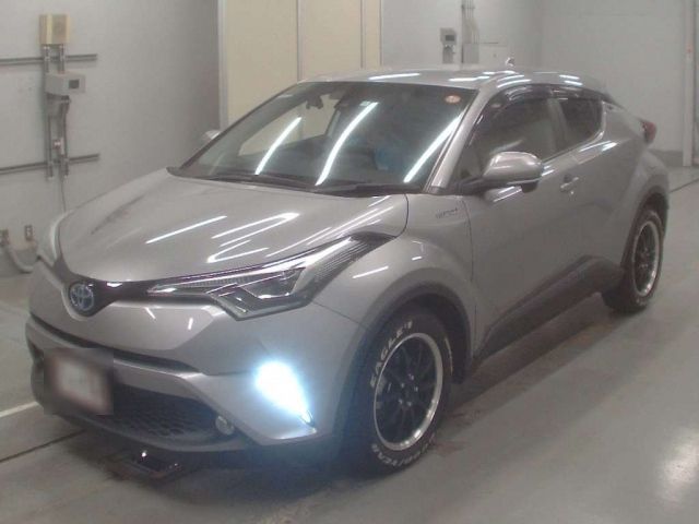 33043 Toyota C-hr ZYX10 2018 г. (CAA Tokyo)