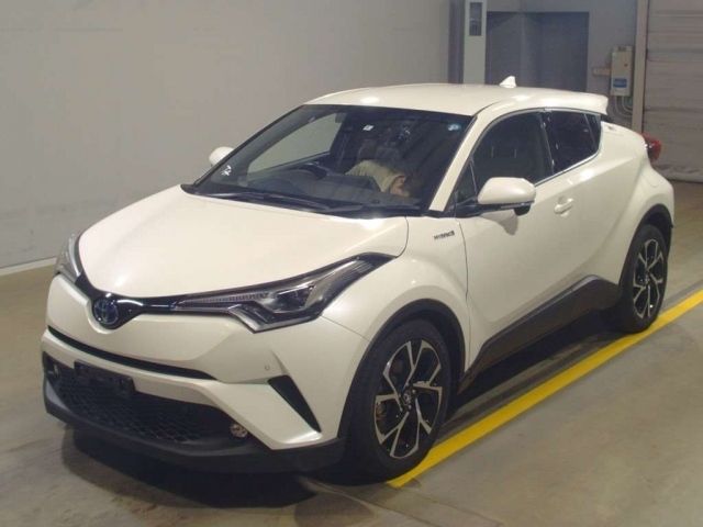 332 Toyota C-hr ZYX10 2018 г. (TAA Yokohama)