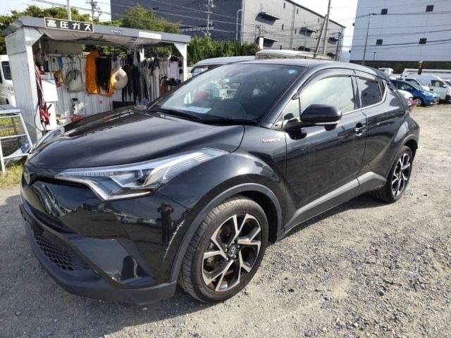 3537 Toyota C-hr ZYX10 2019 г. (LUM Fukuoka Nyusatsu)