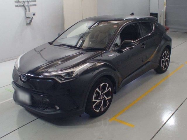 36500 Toyota C-hr ZYX10 2019 г. (CAA Chubu)