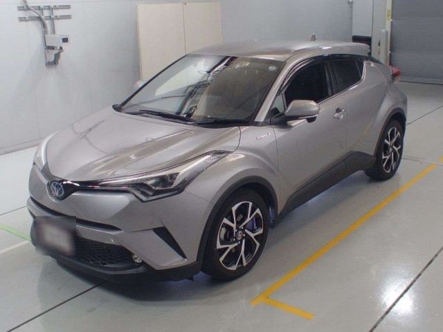 36575 Toyota C-hr ZYX10 2018 г. (CAA Chubu)