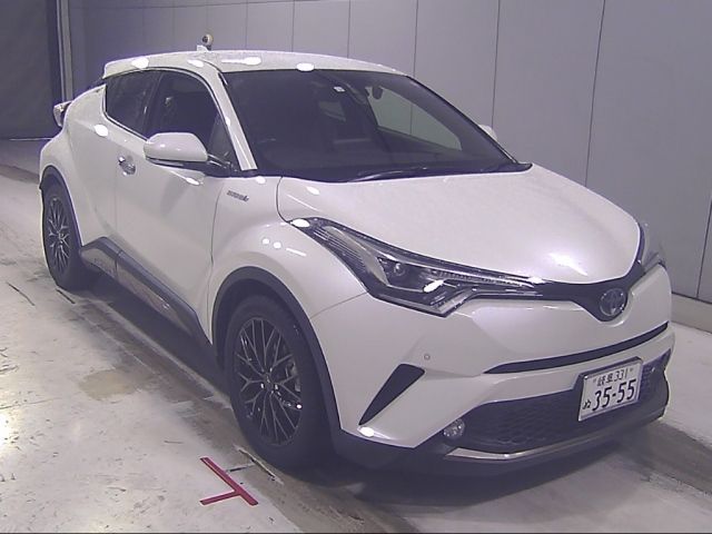 55083 Toyota C-hr ZYX10 2018 г. (Honda Nagoya)