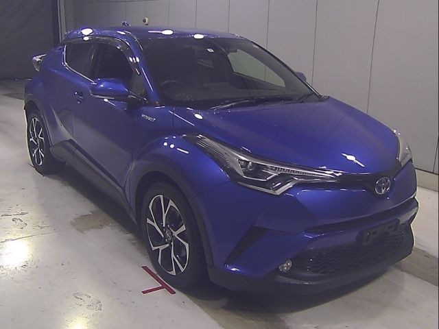 55237 Toyota C-hr ZYX10 2017 г. (Honda Nagoya)