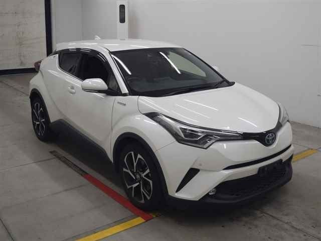 70123 Toyota C-hr ZYX10 2018 г. (MIRIVE Osaka)