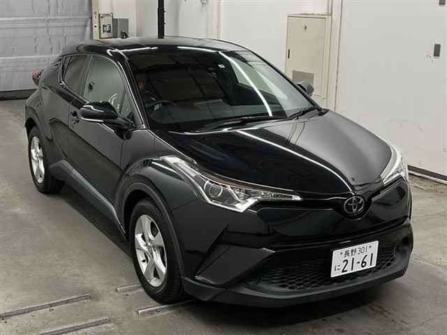 75057 Toyota C-hr NGX50 2017 г. (MIRIVE Saitama)