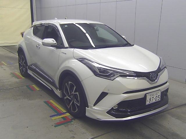 80041 Toyota C-hr ZYX10 2018 г. (Honda Kansai)