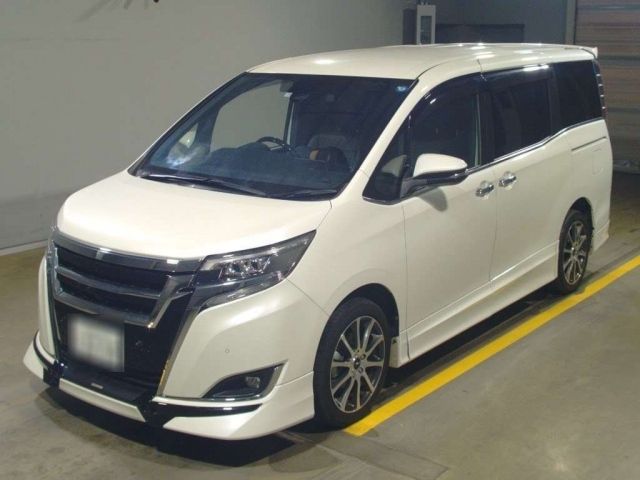 12541 Toyota Esquire ZWR80G 2019 г. (TAA Yokohama)