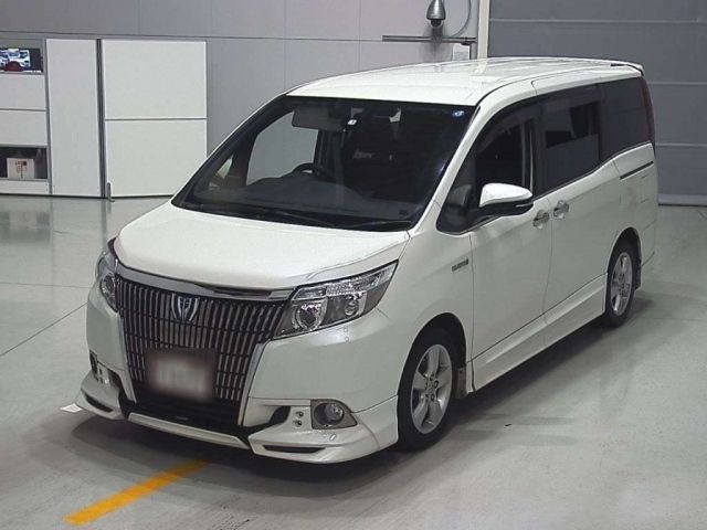 20037 Toyota Esquire ZWR80G 2015 г. (CAA Chubu)