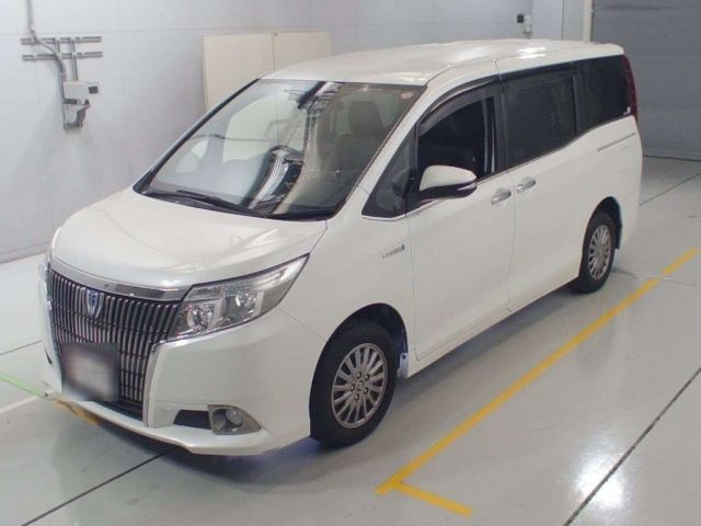 30227 Toyota Esquire ZWR80G 2016 г. (CAA Chubu)