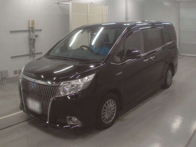 33089 Toyota Esquire ZWR80G 2015 г. (CAA Tokyo)