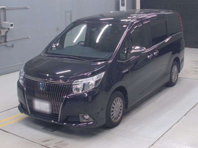 5090 Toyota Esquire ZWR80G 2017 г. (CAA Gifu)