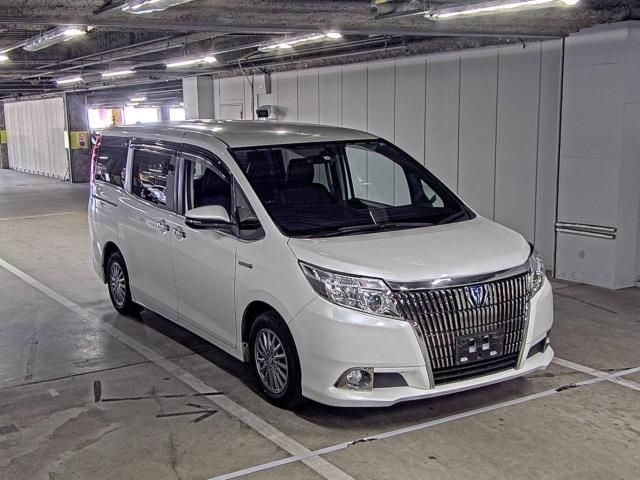 782 Toyota Esquire ZWR80G 2015 г. (ZIP Osaka)