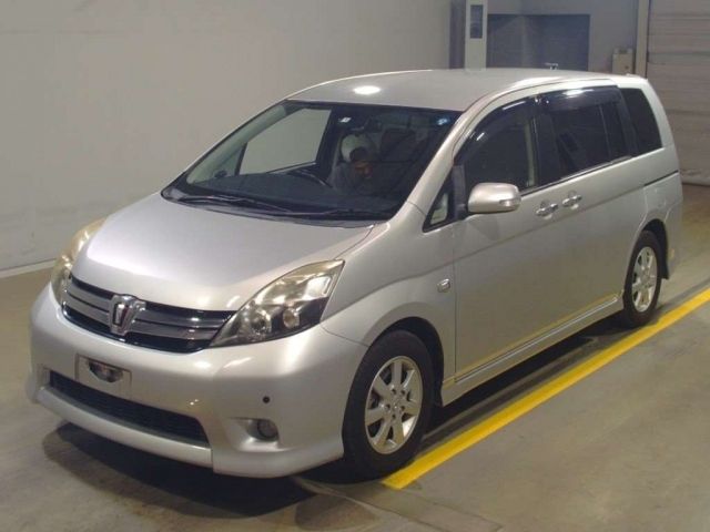 12797 Toyota Isis ZGM10W 2013 г. (TAA Yokohama)