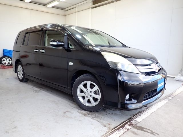 33003 Toyota Isis ZGM10W 2013 г. (AUCNET)