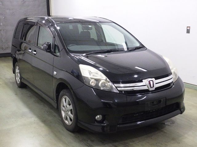 40141 Toyota Isis ZGM15W 2011 г. (Honda Sendai)